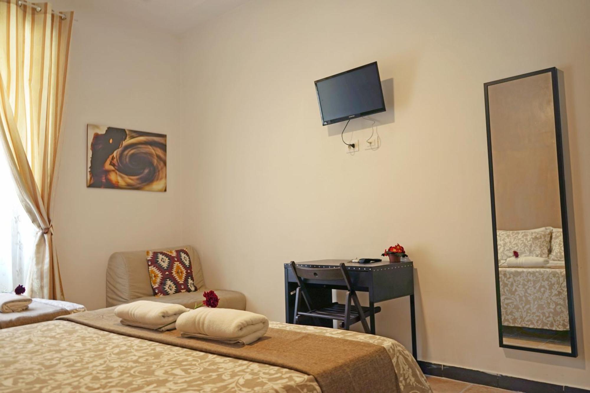 Hosting Flats Guesthouse Rom Eksteriør billede